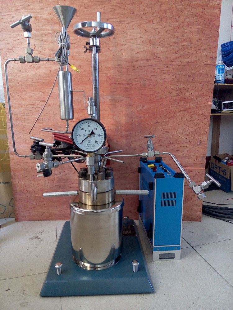 KCF系列-釜蓋升降，帶在線加料、在線取樣