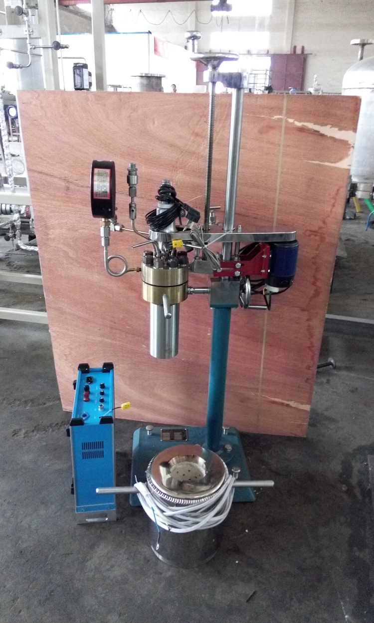 KCF系列--釜體可翻轉出料、可拆卸式電加熱側面照片