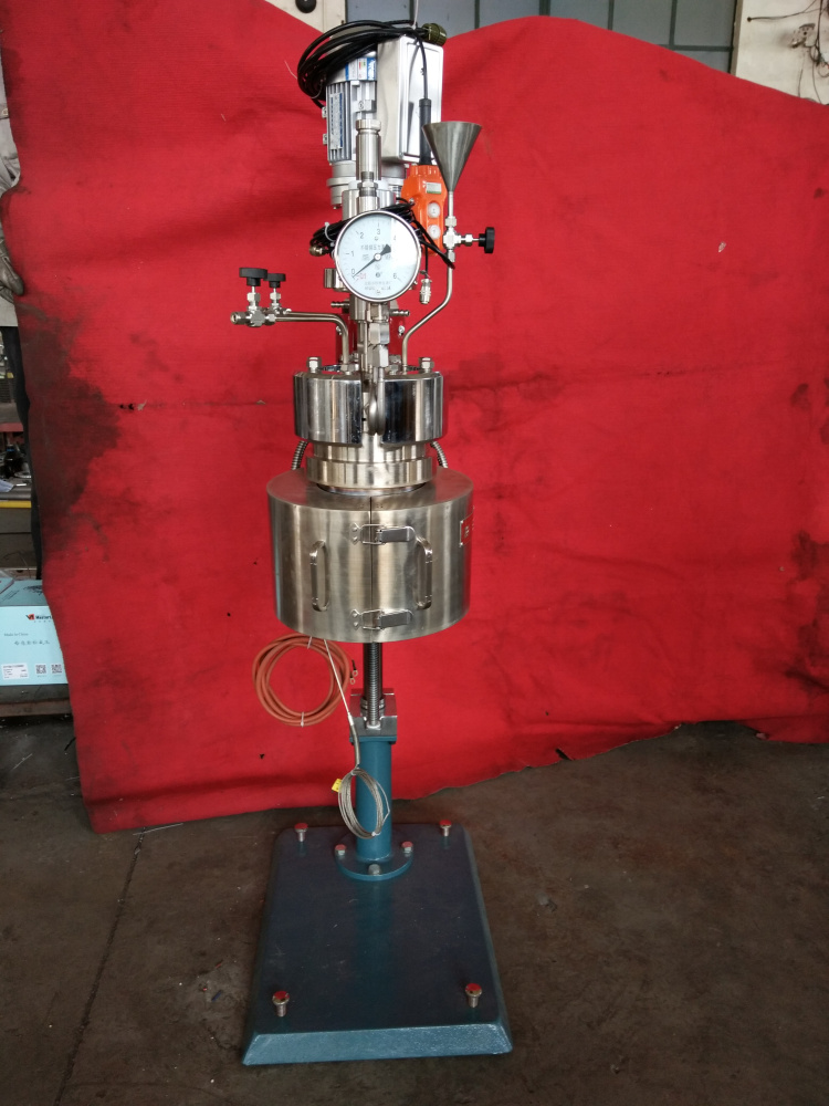 DFCF系列-電動(dòng)升降釜體、翻轉(zhuǎn)出料、開(kāi)啟式加熱爐1